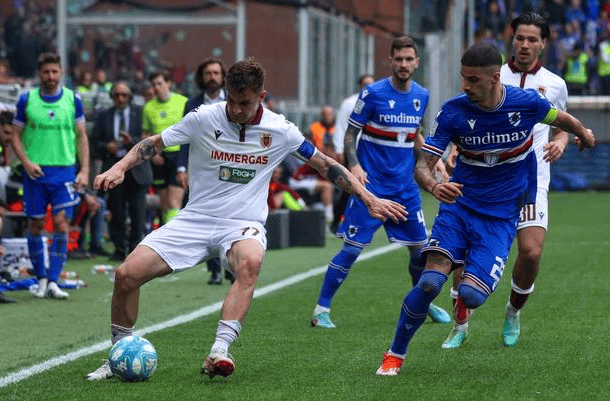 包含罗马在主场击败桑普多利亚,继续保持领先的词条 包含罗马在主场击败桑普多利亚,继续保持领先的词条