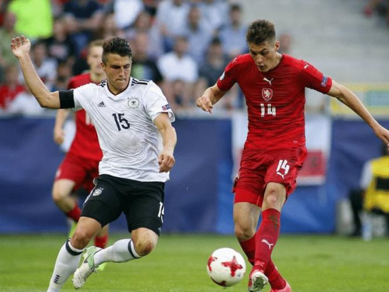 九游地址-保加利亚队在欧预赛中展现出坚韧不拔的精神