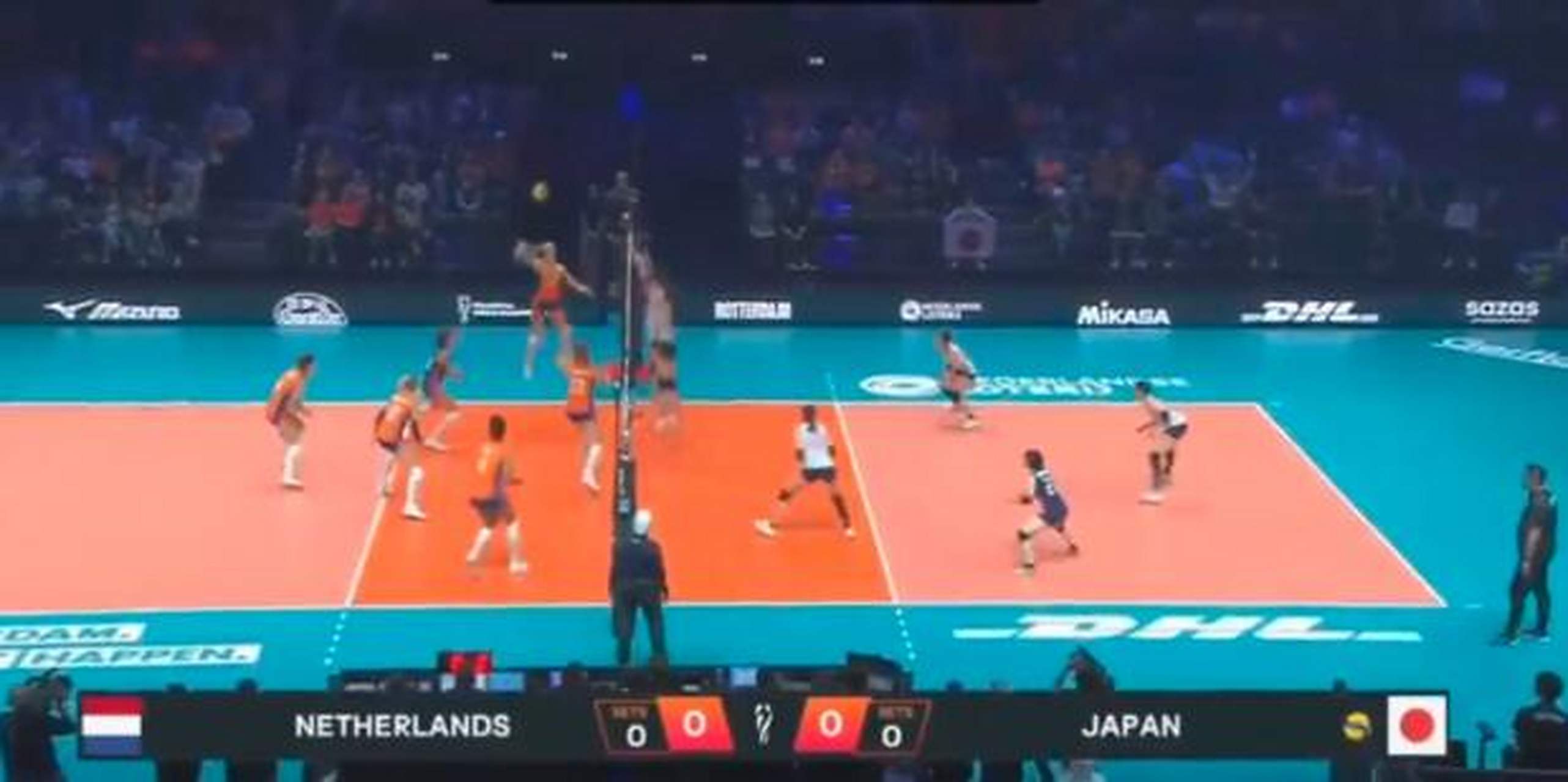 日本队与荷兰队在国际赛场上较量 日本队与荷兰队在国际赛场上较量