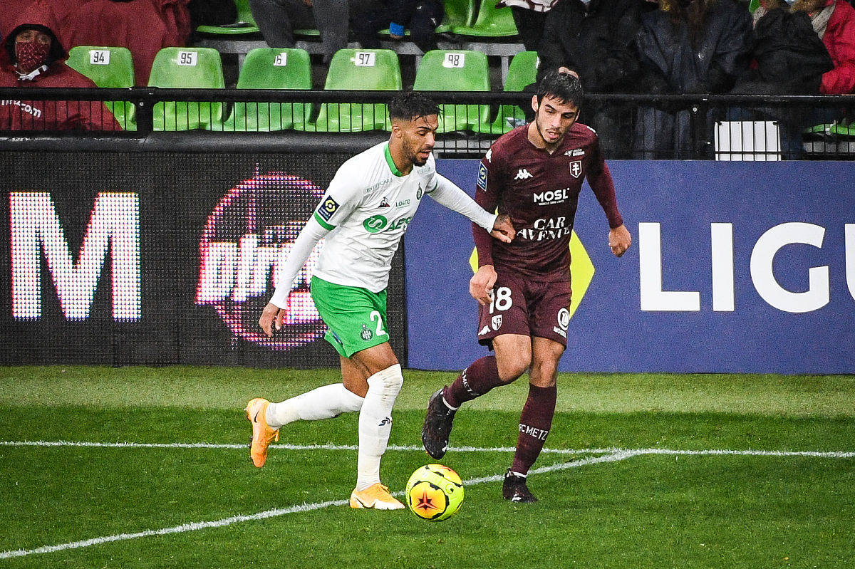 九游电竞-梅斯表现抢眼，掀翻对手的防线